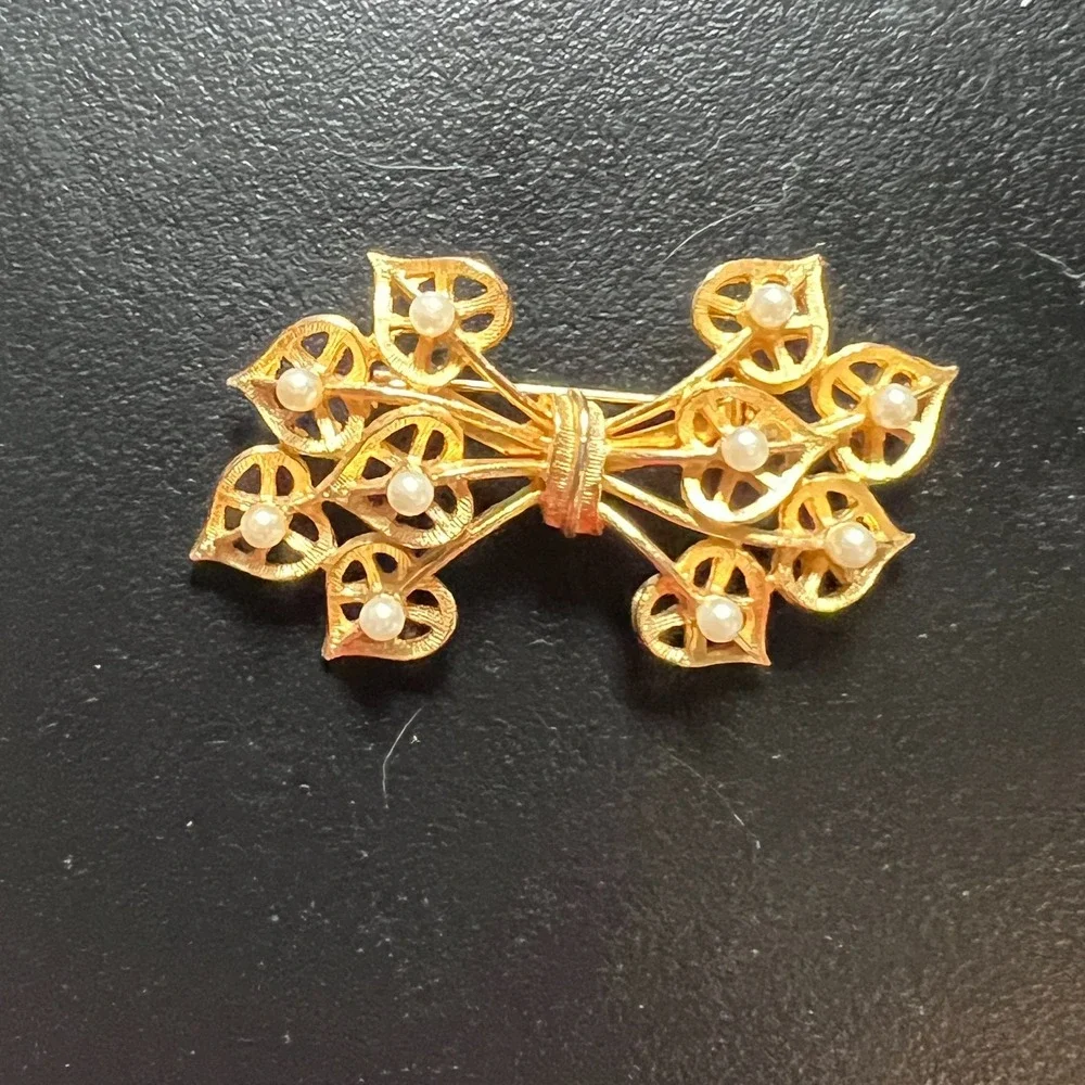 Gold Tone Filigree‎ Bow Brooch Faux Pearl Accent Floral Vintage Inspired Pin